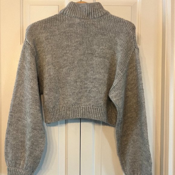 Divided Grey Cropped Sweater with Balloon Sleeves - Picture 1 of 5